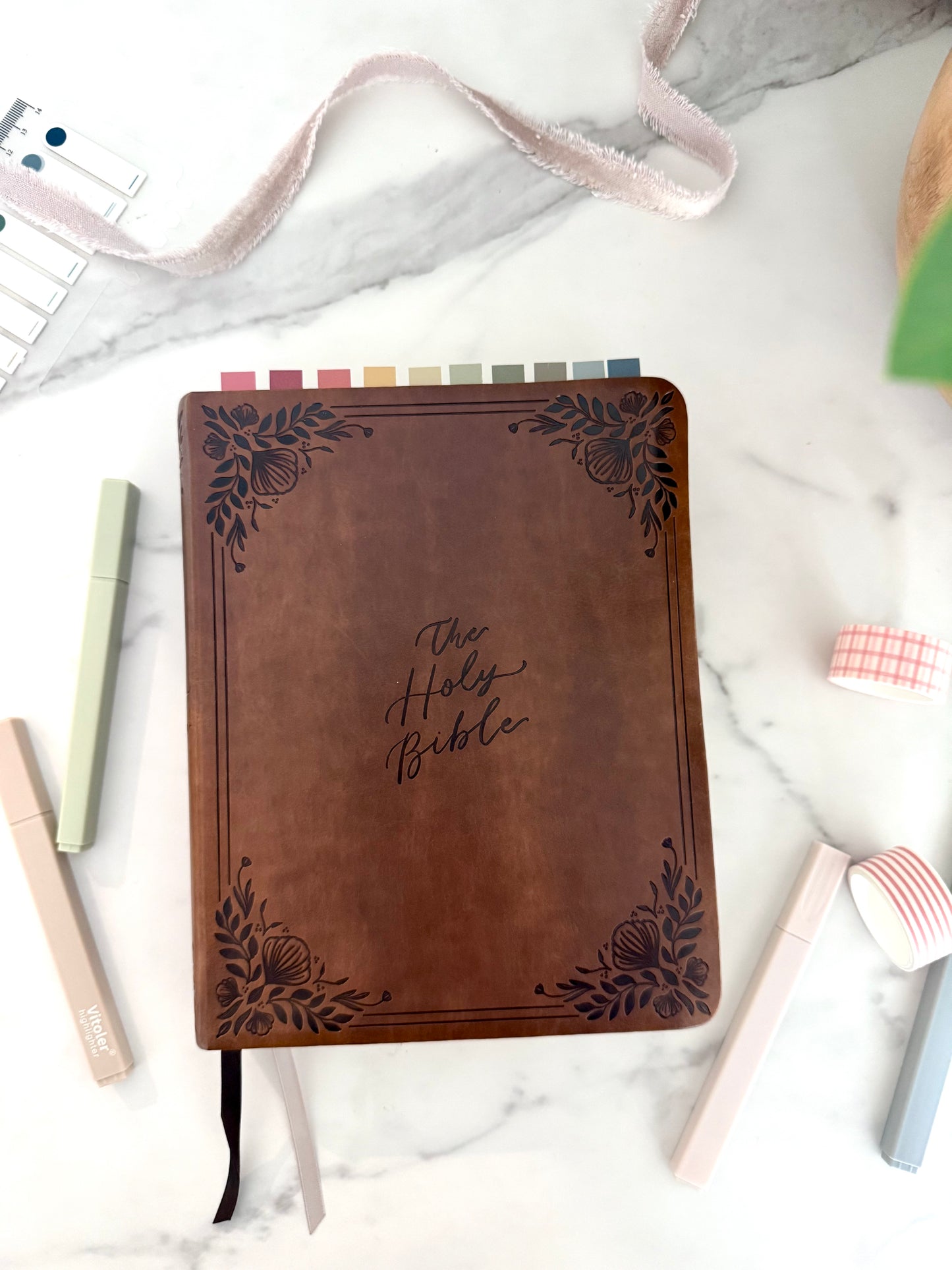 CSB Notetaking Bible – Hosanna Revival “Edinburgh” Edition (The Rooted Collection)