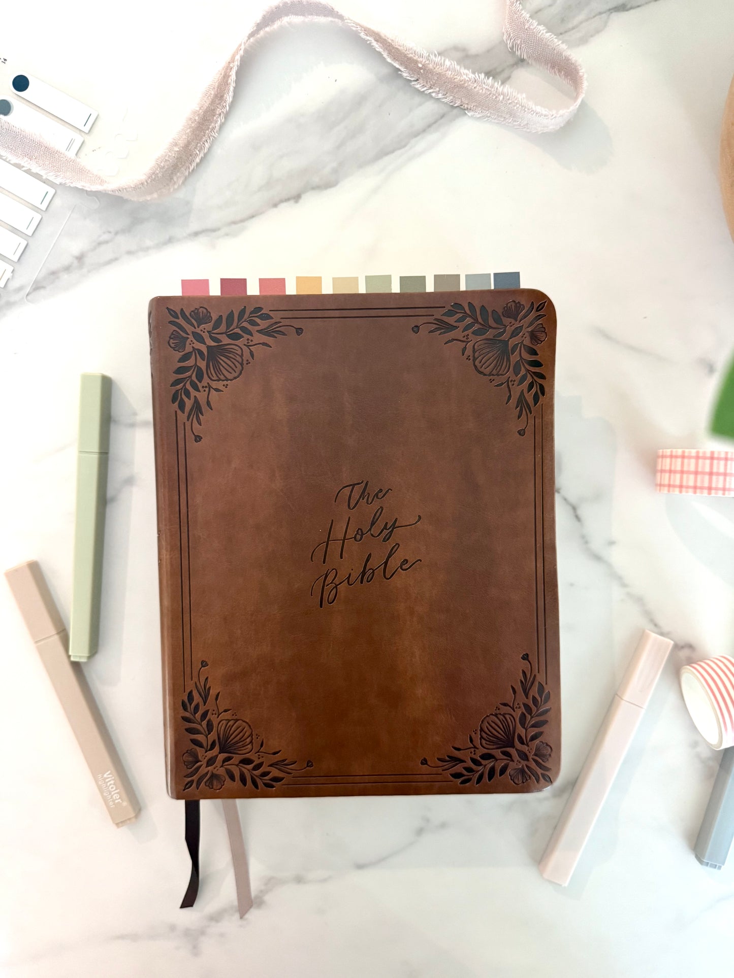 CSB Notetaking Bible – Hosanna Revival “Edinburgh” Edition (The Rooted Collection)