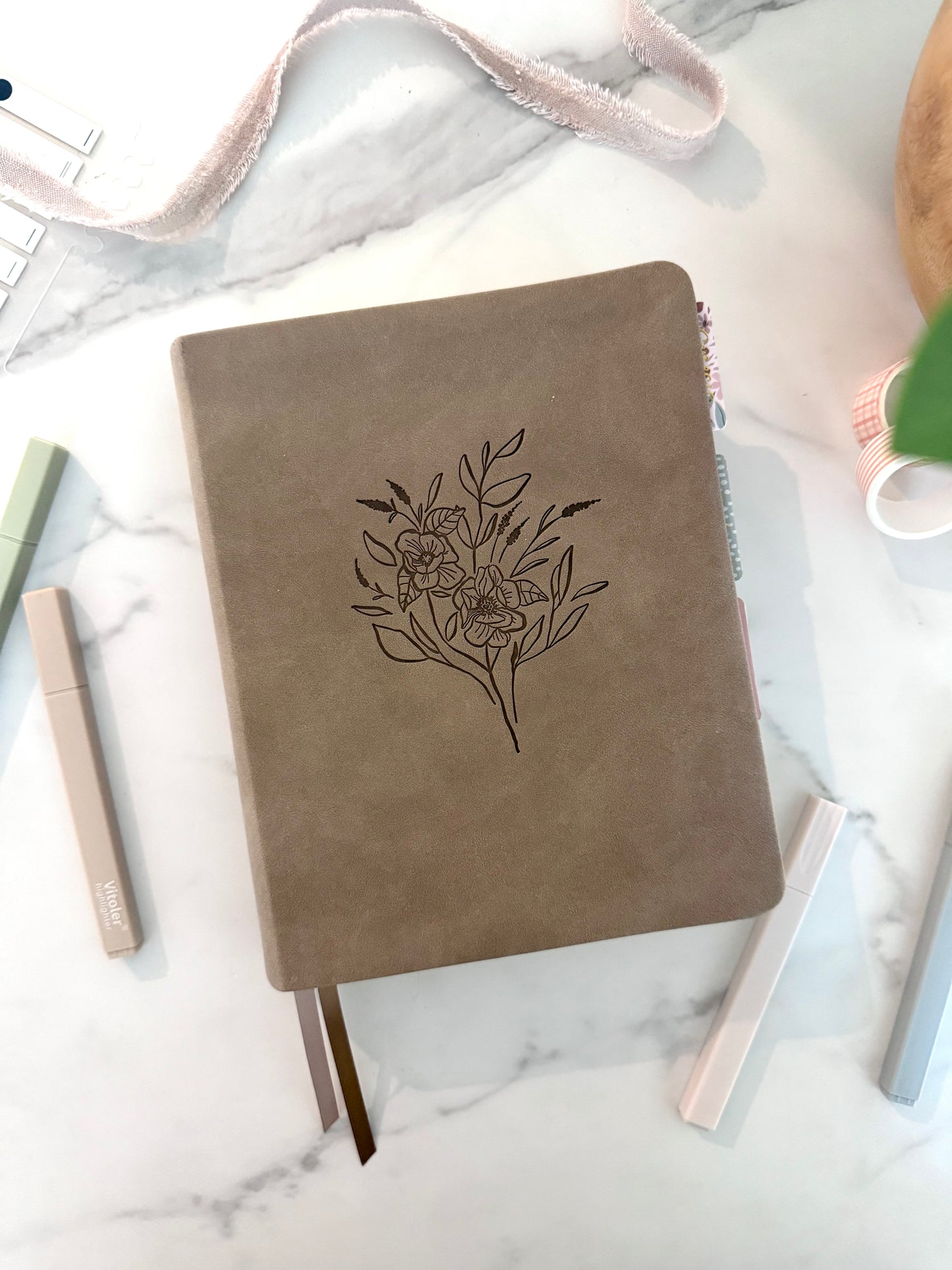 NLT Notetaking Bible – Hosanna Revival “Marlo” Edition (The Rooted Collection)