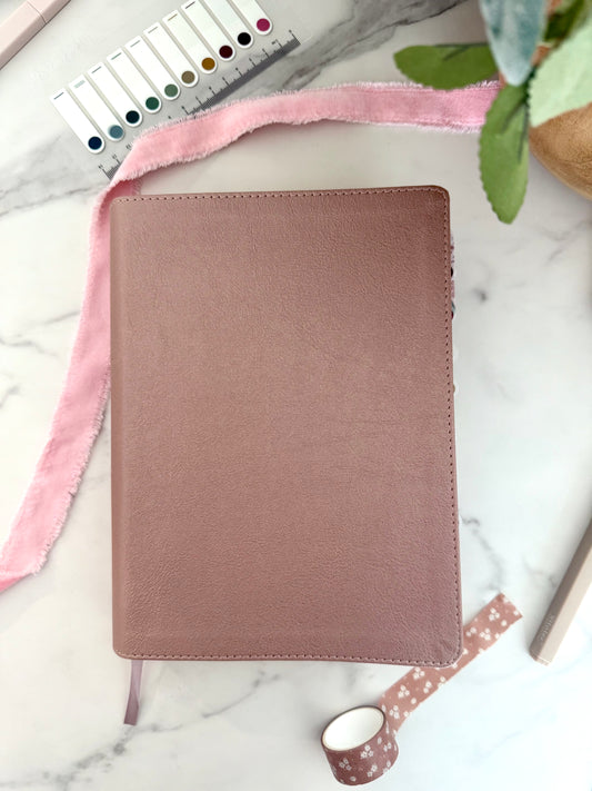 CSB She Reads Truth Bible in Rose Gold (the Grace Collection)